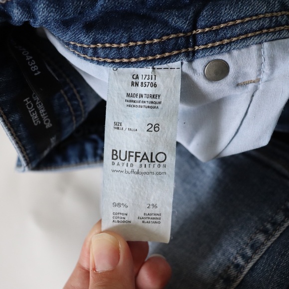 BUFFALO Henya Patched Denim Jeans - Picture 8 of 9